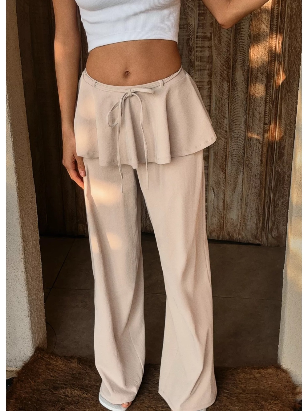 Zara NWT Wide-Leg Ruffle skirt overlay detail cream light Beige pants, stretchy
